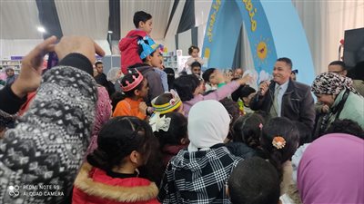 جوائز عينية وشخصيات كرتونية، أنشطة وفعاليات جناح البيئة بمعرض الكتاب (صور)