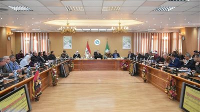 تنفيذي الشرقية يبحث المتغيرات المكانية والأملاك والإعلانات والتصالح 