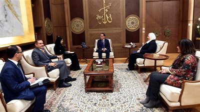 خلال لقائه وزيرة التنمية الاجتماعية بقطر، رئيس الوزراء يؤكد عمق العلاقات التاريخية بين البلدين 