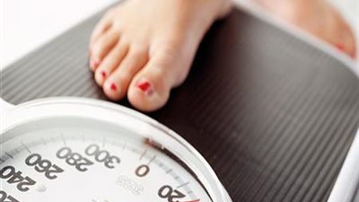 منها النوم وقصور الغدة، 7 أسباب لزيادة الوزن المفاجئ