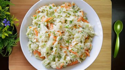 طريقة عمل سلطة الكول سلو، في البيت زي الجاهزة