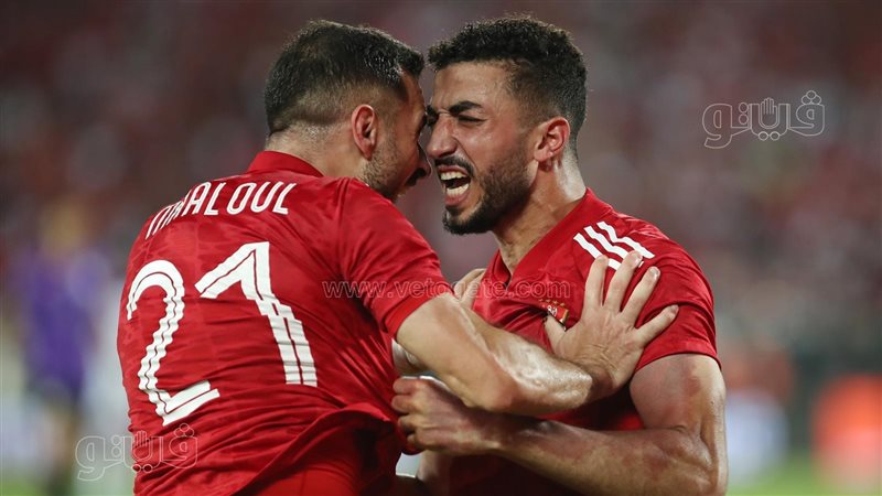 الأهلي يتوج بطلا