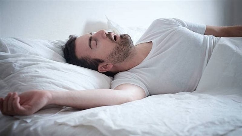 الشخير أثناء النوم،