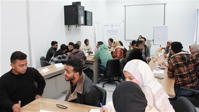 90 طالبا يشاركون بدورة مهارات التوظيف بالمركز الجامعي للتطوير المهني بجامعة القناة 