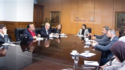 «تحديث الصناعة» يبحث مع البنك الدولي الاستراتيجية الوطنية لتنمية الصناعة المصرية