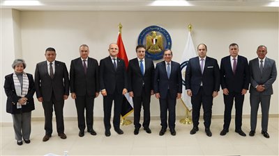 وزير البترول يترأس اجتماع مجلس إدارة جهاز تنظيم سوق الغاز في ختام دورته الحالية