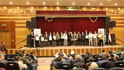 محافظ قنا يشهد حفل تكريم متطوعي مؤسسة حياة كريمة تقديرا لمجهوداتهم