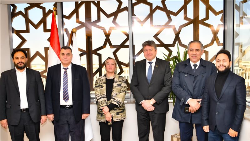 وزيرة البيئة جهاز