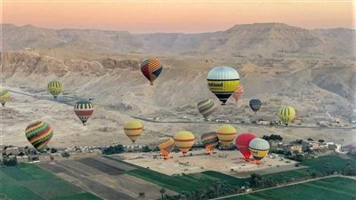 إقلاع 35 رحلة بالون طائر على متنها 800 سائح في الأقصر