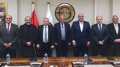 وزير قطاع الأعمال يشهد توقيع بروتوكول تعاون لإقامة مشروع تصنيع زراعي وإنتاج حيواني 