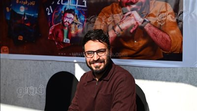 للمرة الثالثة.. أحمد يونس يحتفل مع جمهوره في معرض الكتاب بـ «نادر فودة 8» (صور)