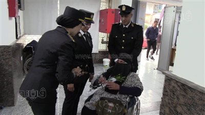 بمناسبة عيد الشرطة.. الداخلية تستخرج تصاريح العمل ووثائق السفر بالمجان للمواطنين (صور) 