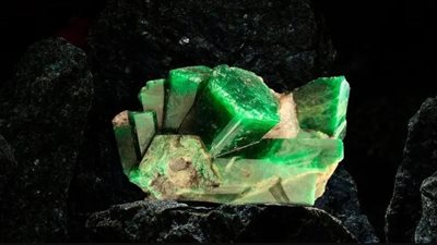 أمير كافوبو، أكبر حجر زمرد في العالم يصل الشرق الأوسط