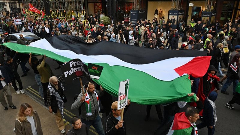 مؤيدون لفلسطين في