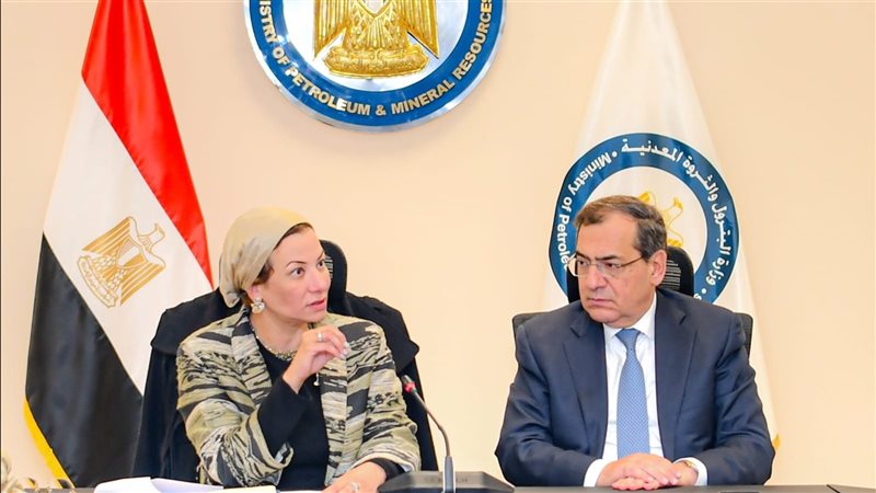 وزيرا البيئة والبترول،