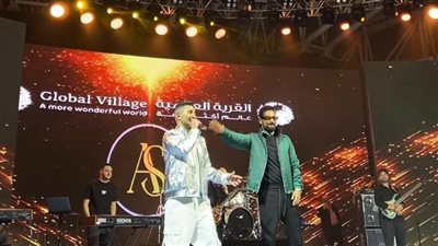 رقص أحمد وعمرو سعد على أغنية 