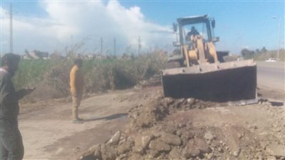 إزالة 9 مغاسل على الطريق الزراعي بدمنهور