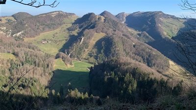 على ارتفاع 1400 متر، الدفء يُنهي موسم التزلج بسويسرا