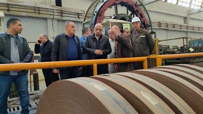 وزير قطاع الأعمال العام يتفقد أعمال تطوير مصانع شركتي النصر للمواسير والسيارات