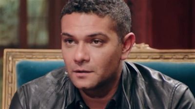 آسر ياسين حصل على مجموع 100% في الثانوية وترك الهندسة من أجل التمثيل (فيديو جراف)