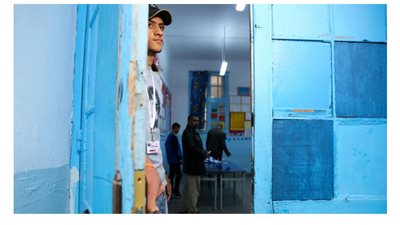 كلاكيت تاني مرة، تونس تبدأ اقتراع الانتخابات البرلمانية