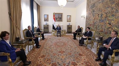 مصر وفرنسا تبحثان تطورات الأوضاع في السودان وليبيا والبحر الأحمر