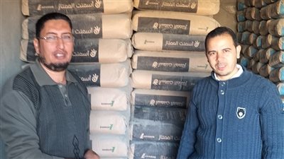 ضبط 500 عبوة مواد غذائية منتهية الصلاحية و115 شيكارة علف مجهول المصدر بالبحيرة 