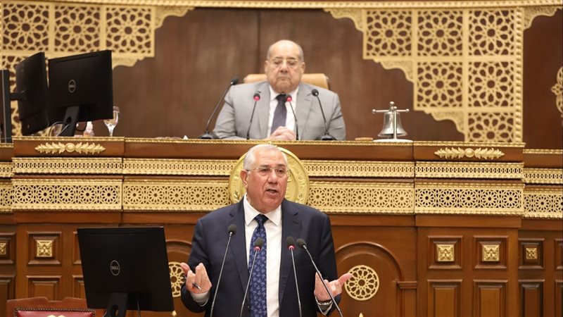 وزير الزراعة أمام