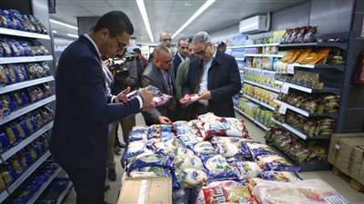 بعد وصول سعره إلى 60 جنيها، ضبط 4 أطنان سكر محجوبة عن التداول