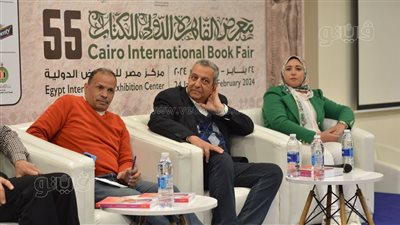 يحيي قلاش والسينمائى صلاح هاشم يحتفيان بمئوية عبد الفتاح الجمل فى معرض الكتاب (صور)