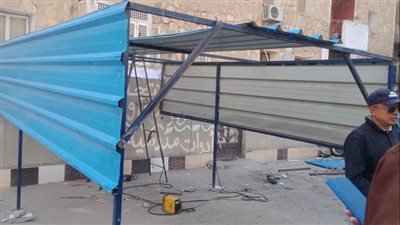 تنفيذ حملة لإزالة الإشغالات عن حرم الطريق بحي ثالث بالإسماعيلية 