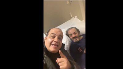 أول ظهور للفنان علاء مرسي في المستشفى بعد إجرائه لعملية جراحية (فيديو)