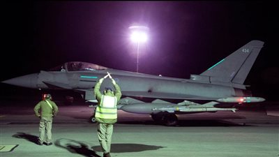 إعلام حوثي: قصف أمريكي بريطاني على منطقتي الكثيب والجبانة بالحديدة 