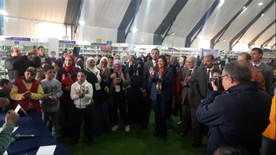 وزيرة الثقافة تشارك أطفال معرض القاهرة للكتاب للاحتفاء بيوم فلسطين