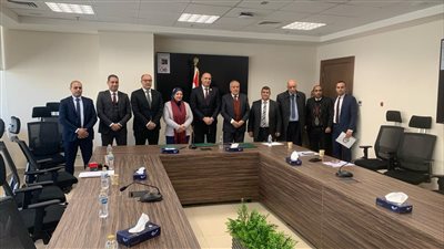 نقل الكهرباء توقع عقودا لتحويل خطوط هوائية لكابلات أرضية 