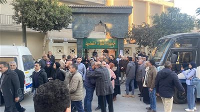 شاهد لحظة تشييع جثمان النائبة أمنية رجب إلى مثواها الأخير بالمنيا