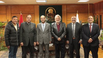 الدكتور المنشاوي يستقبل رئيس اتحاد الثقافة الرياضية والفنان سامح الصريطي في ندوة ثقافية فنية