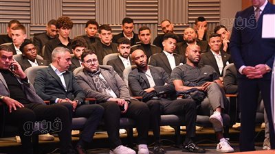 دقيقة حداد في مؤتمر الزمالك على شهداء النادي في حادث استاد الدفاع الجوي