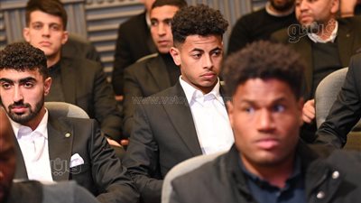 رغم أنباء رفضه التجديد، إيشو يتواجد في مؤتمر الزمالك