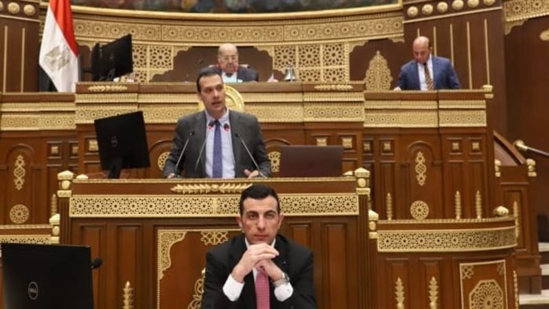 مناقشة استخدام التكنولوجيا