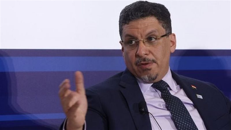 أحمد عوض بن مبارك،