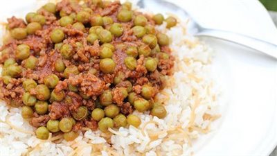 طريقة عمل اللحم المفروم بالبازلاء، أكلة لذيذة ومغذية