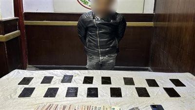 سقوط 7 عاطلين وسائق بحوزتهم كميات من المخدرات والأسلحة النارية بالقاهرة 