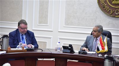 وزير العمل يلتقي وفدًا من مكتب منظمة العمل الدولية بالقاهرة