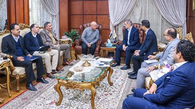 تطوير التعاون بين هيئة ميناء دمياط والخط الملاحي العالمي ONE 