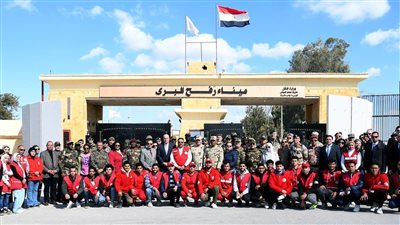 القوات المسلحة تنظم زيارة لوفد من أعضاء التمثيل العسكري العربي والأجنبي المعتمدين بالقاهرة لمعبر رفح 