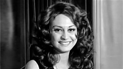 سيدة الأقمار السوداء، حكاية ناهد يسري من الإغراء إلى زيارة البيت الحرام 36 مرة