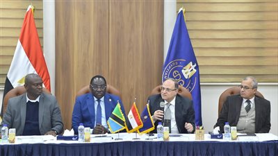 هيئة الدواء تبحث توطين الصناعة على مستوى قارة أفريقيا