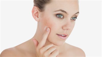 أسباب حساسية البشرة، وأفضل طرق العلاج