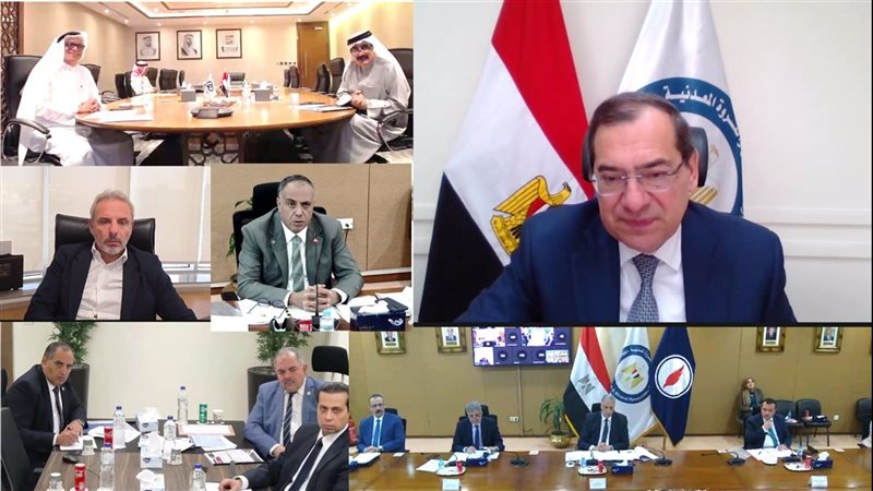 الملا خلال انعقاد